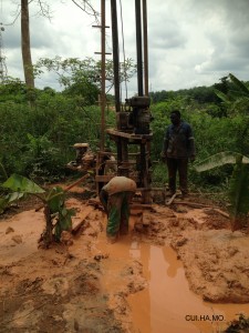Forage du puits à Kompina 